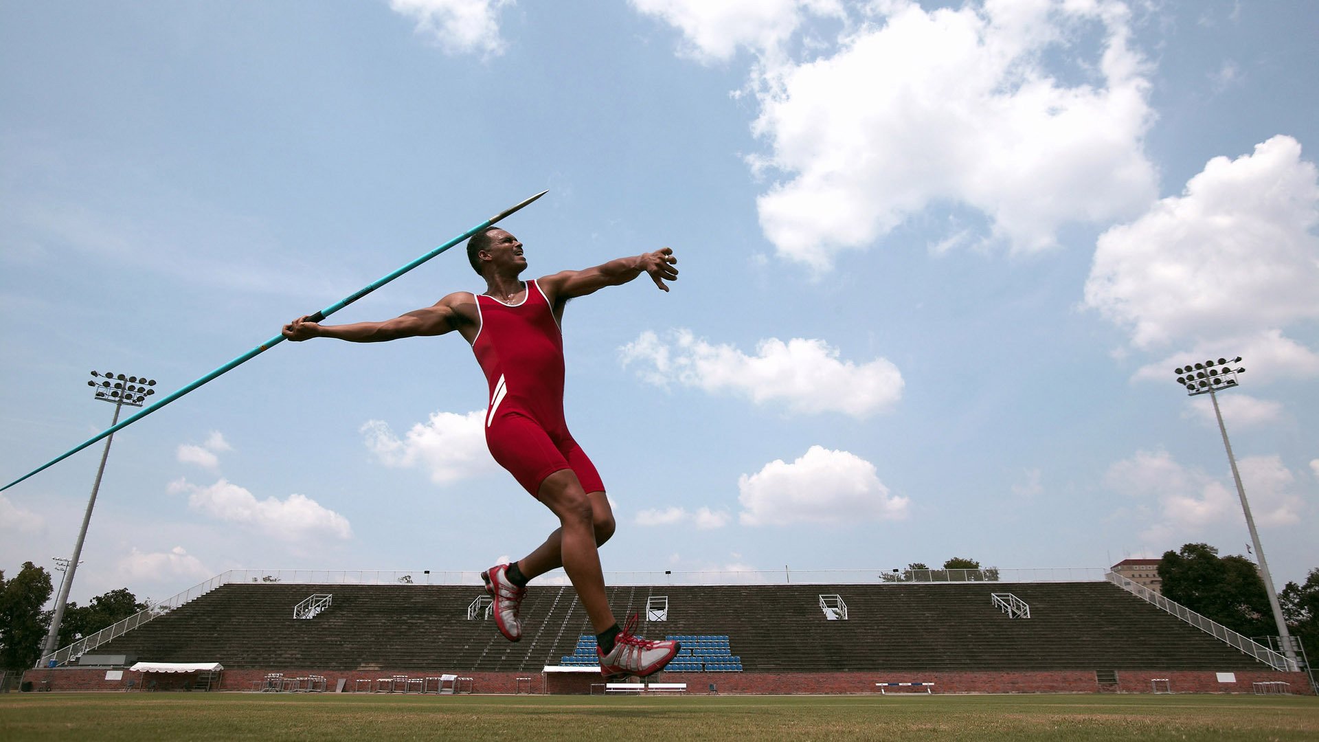 世界杯：法国球迷穿戴复古球衣集体观赛 致敬1998黄金一代